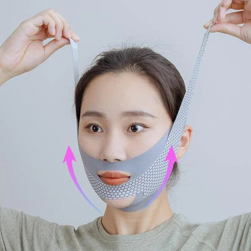 Lifting du visage avec le bandeau amincissant. relaxant, remodelage, réduction du double menton, amincissement du visage, massage du visage