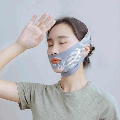 Lifting du visage avec le bandeau amincissant. relaxant, remodelage, réduction du double menton, amincissement du visage, massage du visage
